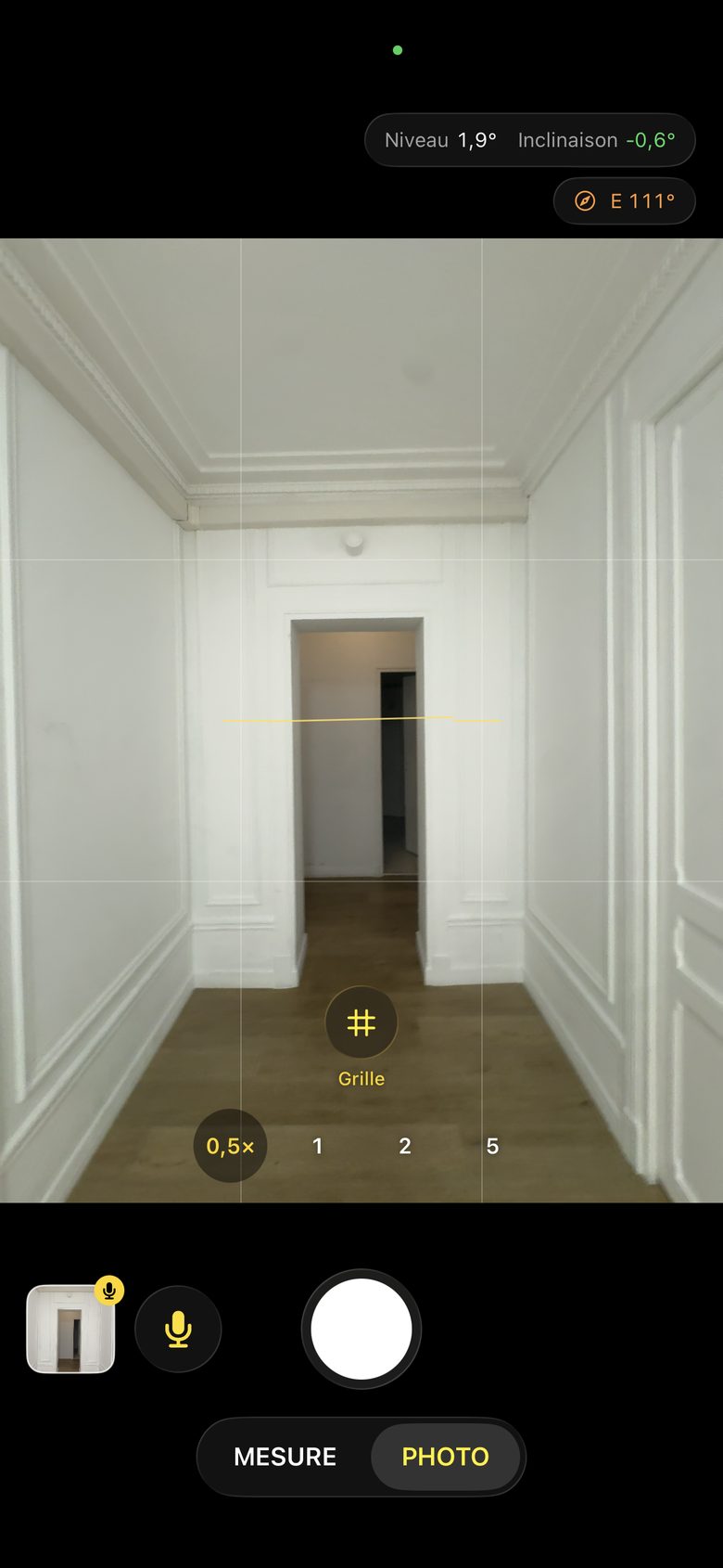 Photo mode with 0.5×, 1×, 2× and 5× zoom